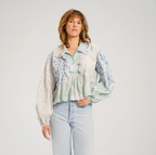 V de VINSTER Baya Frill Blouse