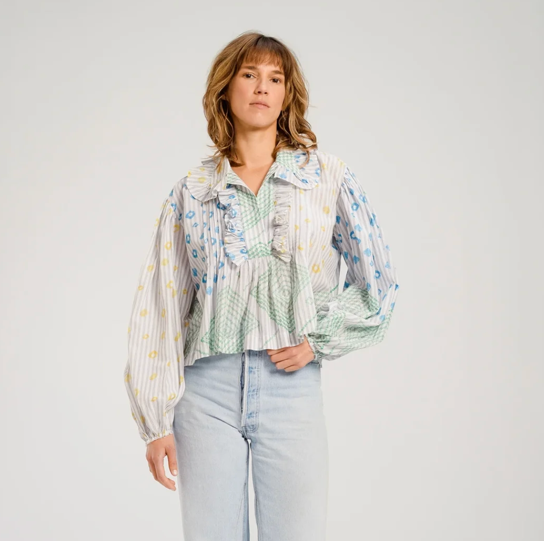 V de VINSTER Baya Frill Blouse