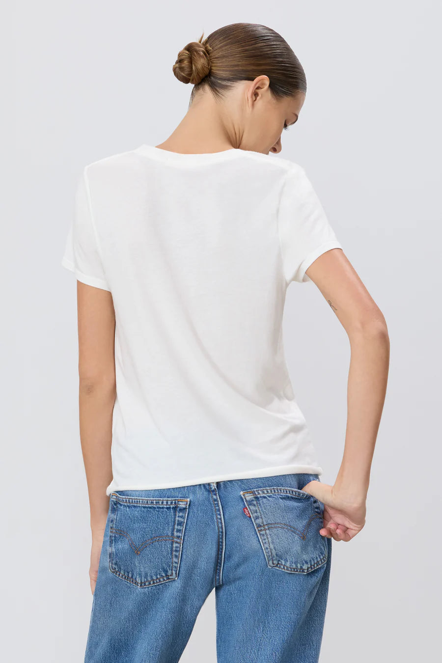 Eterne V-Neck T-Shirt